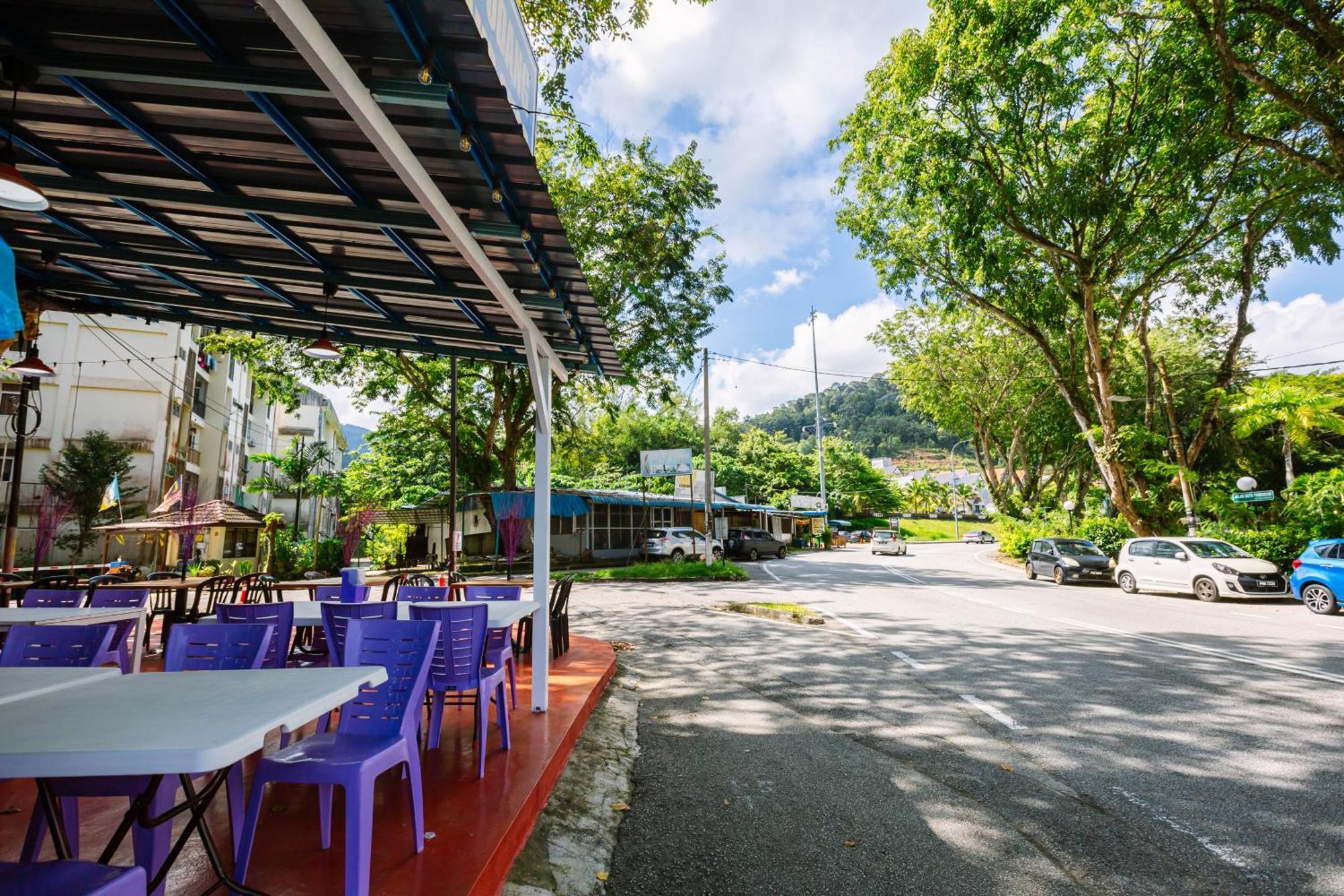 Ees Whale House - Homestay 3 Min Walk To Beach Batu Feringgi Exteriör bild
